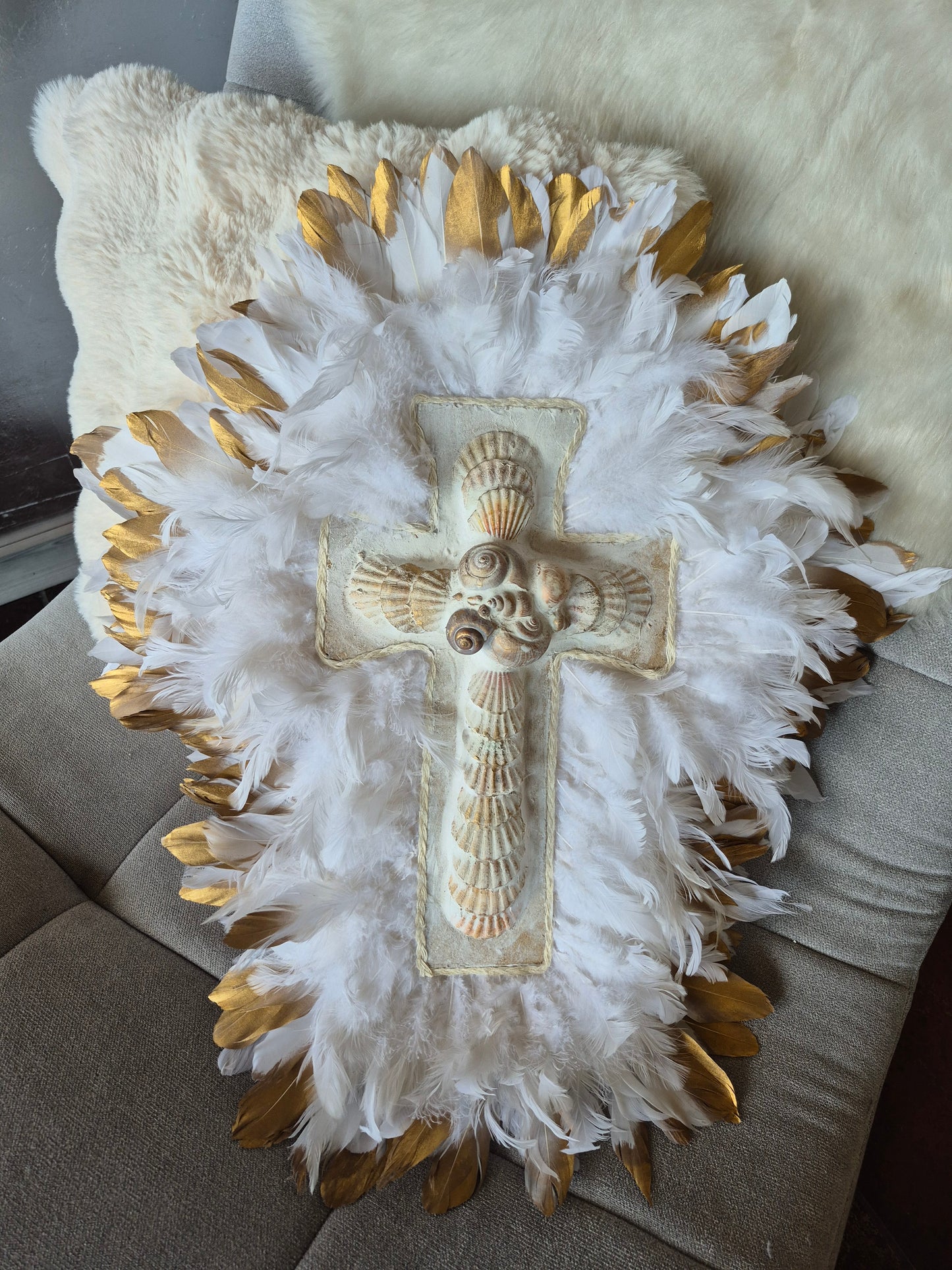 Décoration murale Grande Croix Balinaise blanc et doré 65x55cm