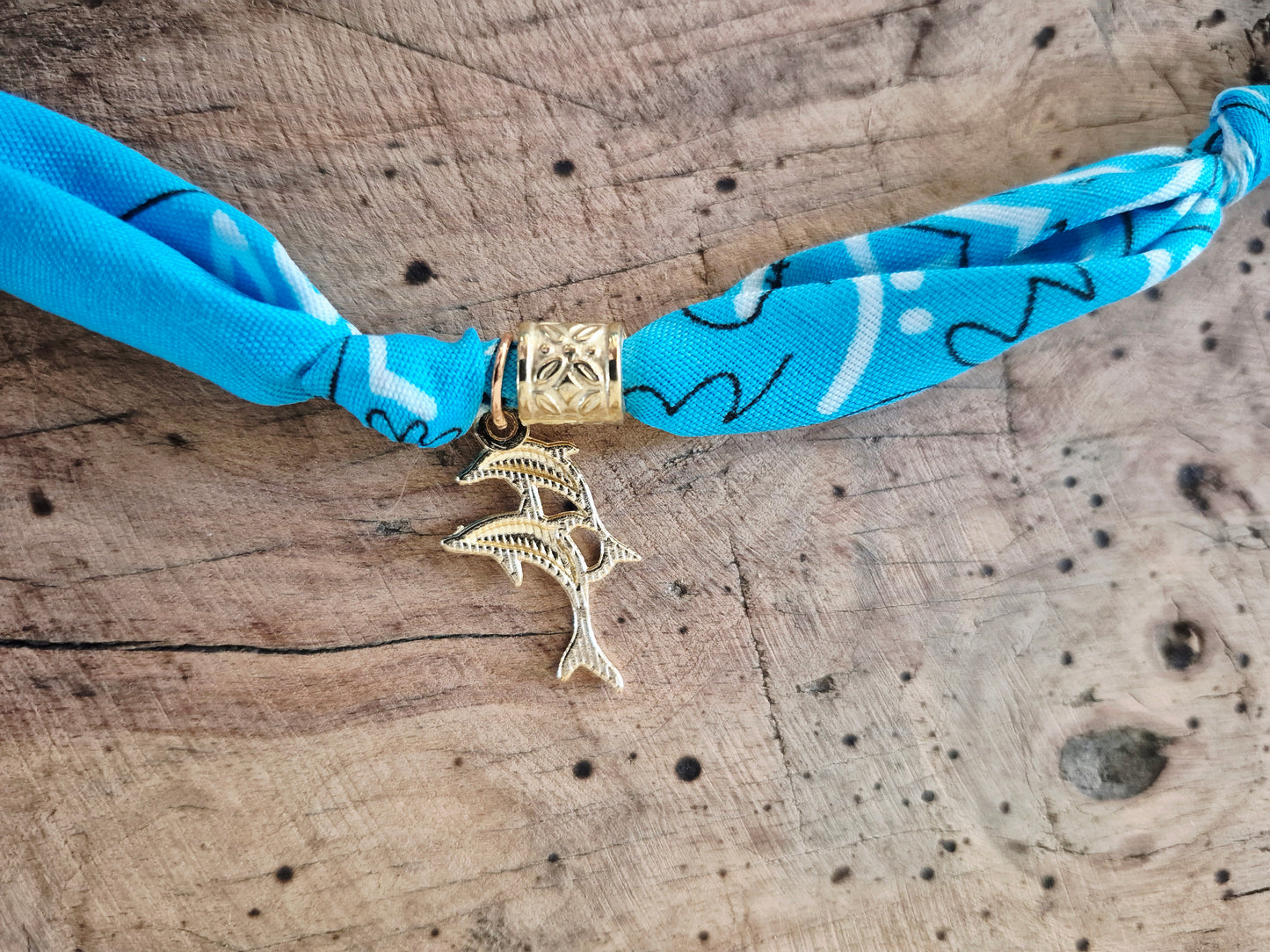 Collier bandana sea blue charms  dorés "Wild & Free"